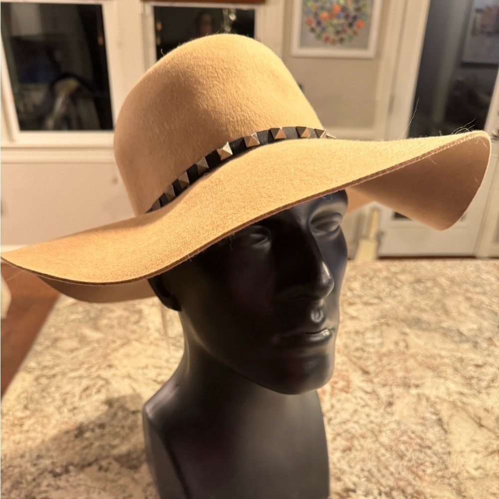Brooklyn Hat Co. Floppy Hat NEW WITH TAGS Tan w/studded band
